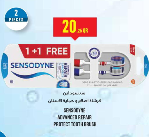 SENSODYNE Toothbrush  in مونوبريكس in قطر - الخور