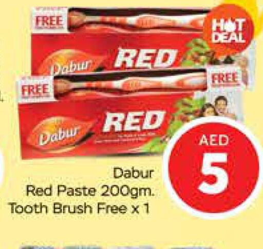 DABUR RED Toothbrush  in مانجو هايبرماركت in الإمارات العربية المتحدة , الامارات - دبي