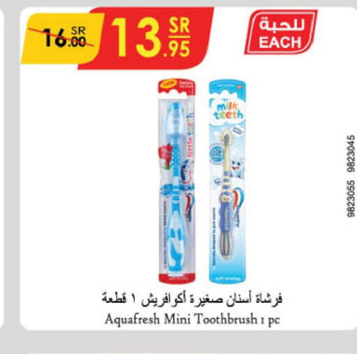 AQUAFRESH Toothbrush  in Danube in KSA, Saudi Arabia, Saudi - Khamis Mushait