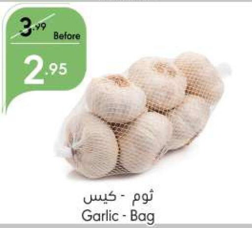  Garlic  in Manuel Market in KSA, Saudi Arabia, Saudi - Jeddah