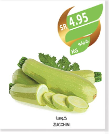 Zucchini available at Farm  in KSA, Saudi Arabia, Saudi - Jeddah