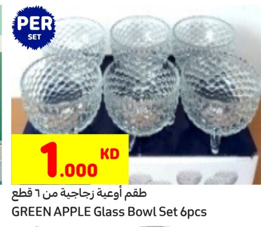 Apple available at كارفور in الكويت - محافظة الأحمدي