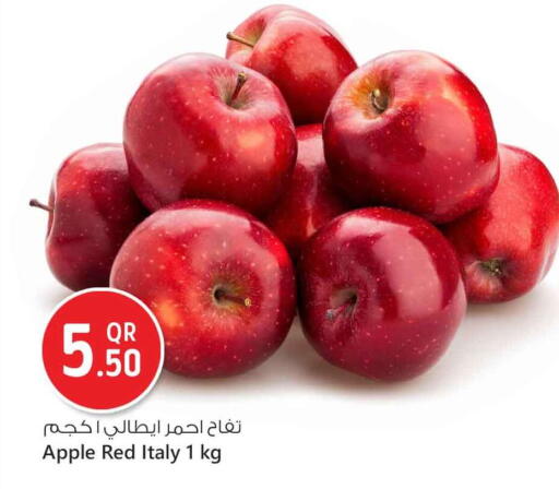Apples from Italy available at Safari Hypermarket in Qatar - Al Khor