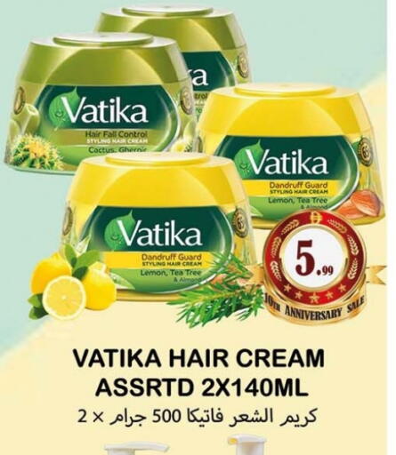 Lemon available at سوق المبارك هايبرماركت in الإمارات العربية المتحدة , الامارات - الشارقة / عجمان