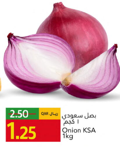 Onion available at Gulf Food Center in Qatar - Al Wakra