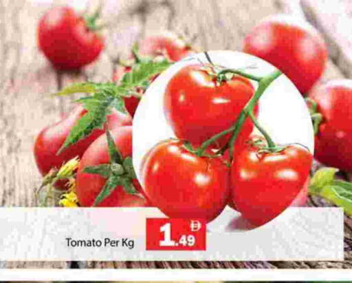 Tomato available at جلف هايبرماركت ذ.م.م in الإمارات العربية المتحدة , الامارات - رَأْس ٱلْخَيْمَة