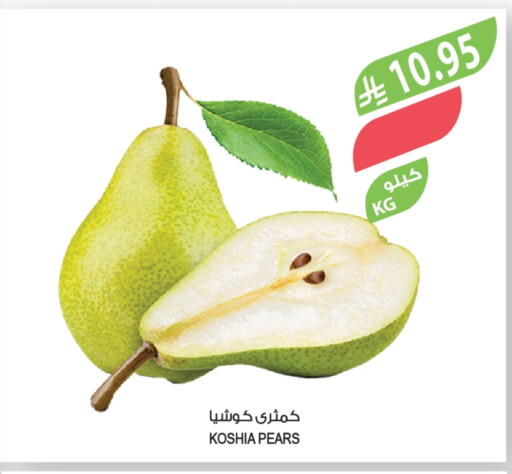 Pear available at Farm  in KSA, Saudi Arabia, Saudi - Tabuk