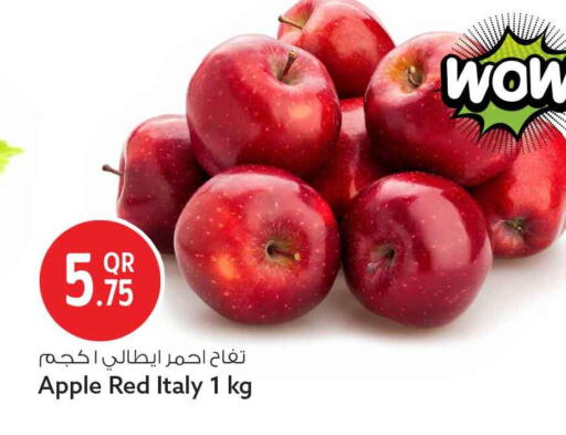 Apple from Italy available at سفاري هايبر ماركت in قطر - الخور