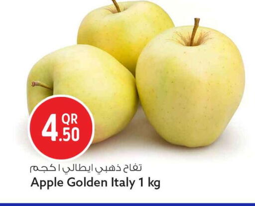 Apple from Italy available at سفاري هايبر ماركت in قطر - الخور