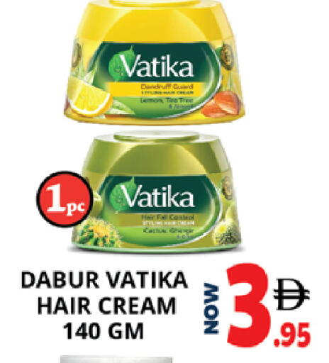 Lemon available at اكسبرس المدينة هايبرماركت in الإمارات العربية المتحدة , الامارات - أبو ظبي