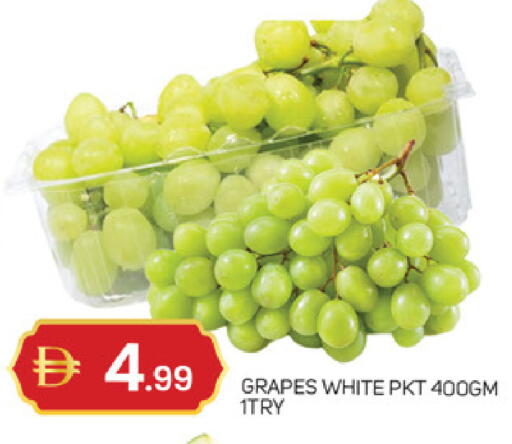 Grapes available at سوق طلال in الإمارات العربية المتحدة , الامارات - أبو ظبي