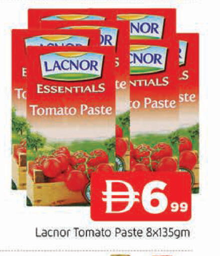 Tomato available at المدينة in الإمارات العربية المتحدة , الامارات - الشارقة / عجمان