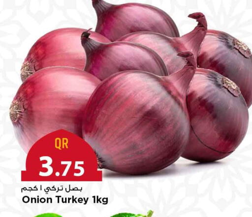 Onion from Turkey available at Marza Hypermarket in Qatar - Al Wakra