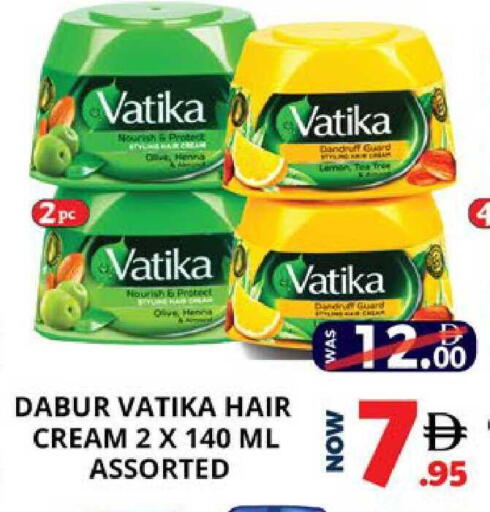 Lemon available at اكسبرس المدينة هايبرماركت in الإمارات العربية المتحدة , الامارات - أبو ظبي