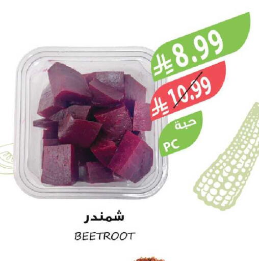 Beetroot available at Farm  in KSA, Saudi Arabia, Saudi - Tabuk
