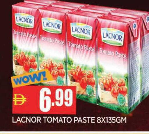 Tomato available at المدينة in الإمارات العربية المتحدة , الامارات - الشارقة / عجمان