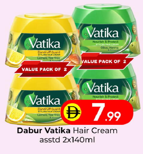 Lemon available at مبارك هايبرماركت الشارقة in الإمارات العربية المتحدة , الامارات - الشارقة / عجمان