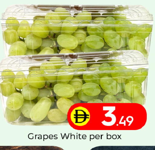 Grapes available at مبارك هايبرماركت الشارقة in الإمارات العربية المتحدة , الامارات - الشارقة / عجمان