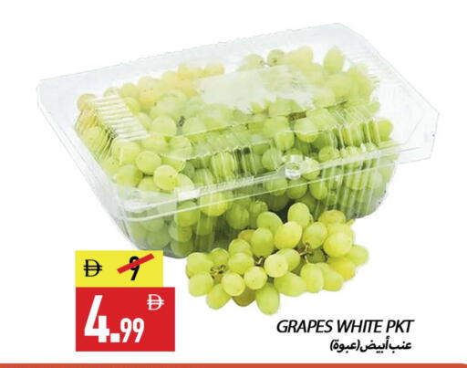 Grapes available at  روابي ماركت عجمان in الإمارات العربية المتحدة , الامارات - الشارقة / عجمان