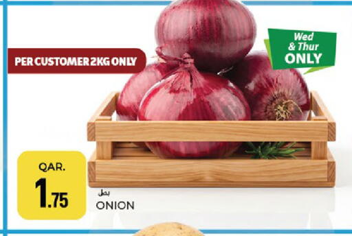 Onion available at باريس هايبرماركت in قطر - الخور