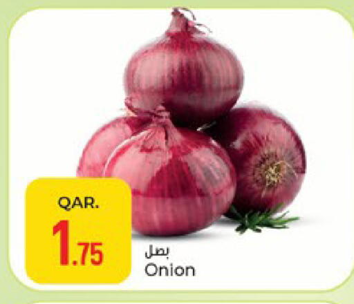Onion available at باريس هايبرماركت in قطر - الدوحة