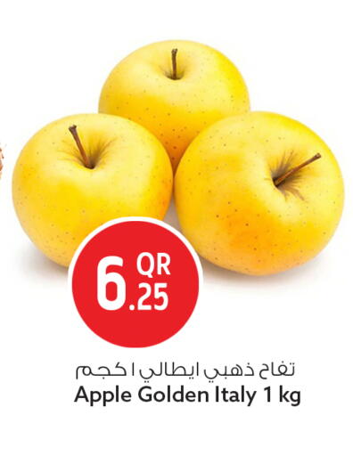 Apple from Italy available at سفاري هايبر ماركت in قطر - الخور