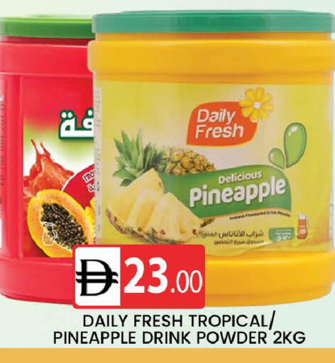 Pineapple available at المدينة in الإمارات العربية المتحدة , الامارات - دبي