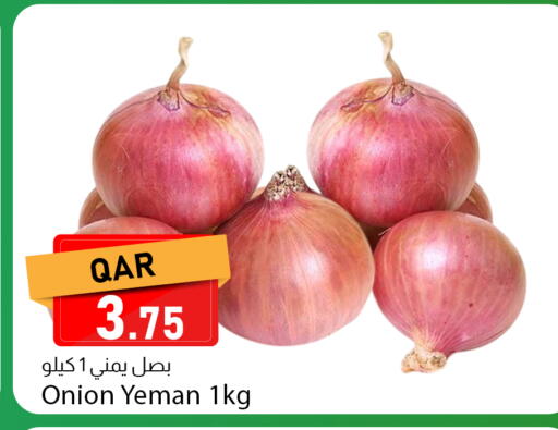 Onion available at Dana Market in Qatar - Al Shamal