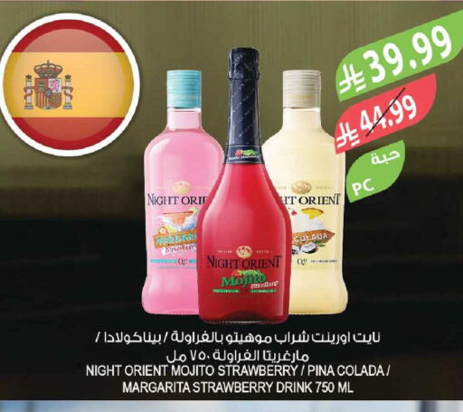 Strawberry available at Farm  in KSA, Saudi Arabia, Saudi - Tabuk