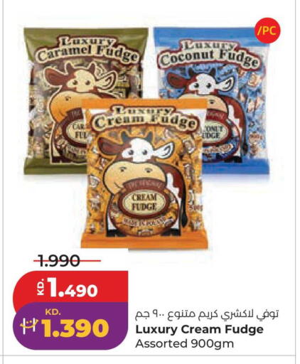 Coconut available at Lulu Hypermarket  in Kuwait - Kuwait City