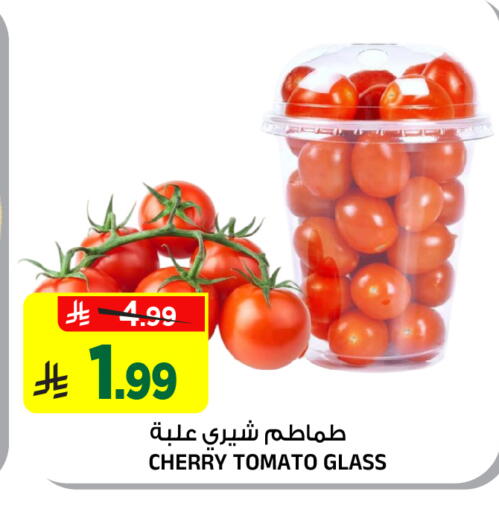 Cherry Cherry tomato available at المدينة هايبرماركت in مملكة العربية السعودية, السعودية, سعودية - الرياض