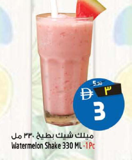 Watermelon available at سفاري هايبرماركت in الإمارات العربية المتحدة , الامارات - دبي