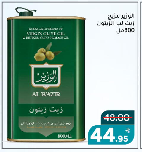 Apple available at Green Apple Market in KSA, Saudi Arabia, Saudi - Al Hasa