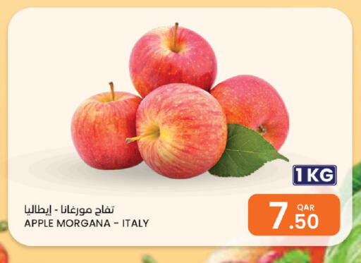 Apple from Italy available at Al Baladi Al Yawm in Qatar - Al Daayen