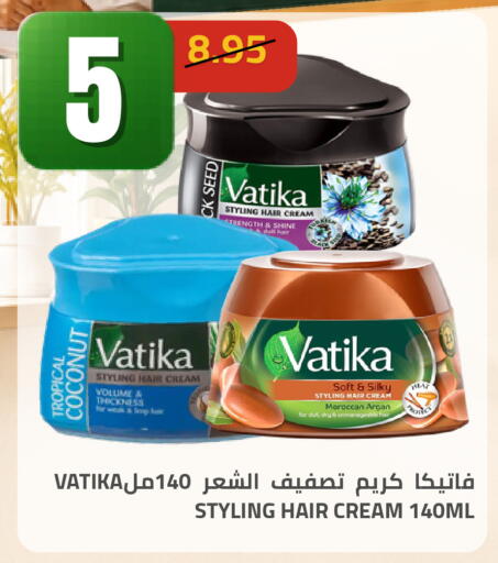 Coconut available at Astra Markets in KSA, Saudi Arabia, Saudi - Tabuk