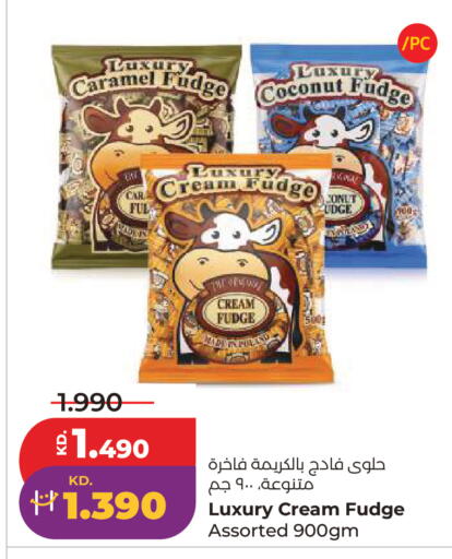 Coconut available at Lulu Hypermarket  in Kuwait - Kuwait City