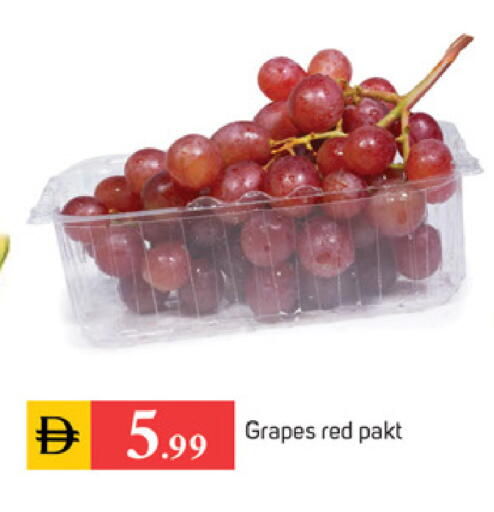 Grapes available at سوق طلال in الإمارات العربية المتحدة , الامارات - الشارقة / عجمان