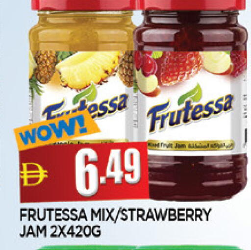 Strawberry available at المدينة in الإمارات العربية المتحدة , الامارات - الشارقة / عجمان