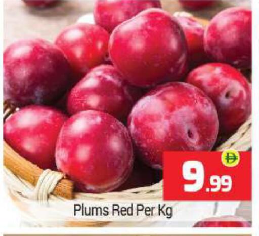 Plums available at بيج مارت in الإمارات العربية المتحدة , الامارات - أبو ظبي