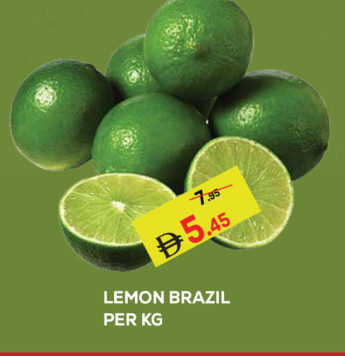 Lemon available at كيرالا هايبرماركت in الإمارات العربية المتحدة , الامارات - رَأْس ٱلْخَيْمَة