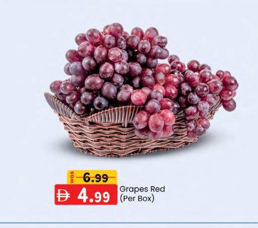 Grapes available at ك. إم. هايبرماركت in الإمارات العربية المتحدة , الامارات - أبو ظبي