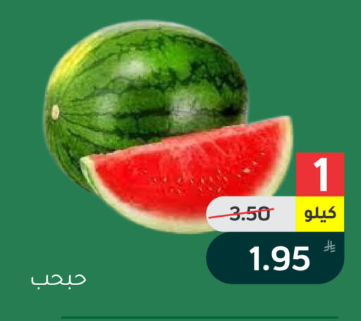 Apple available at Green Apple Market in KSA, Saudi Arabia, Saudi - Al Hasa
